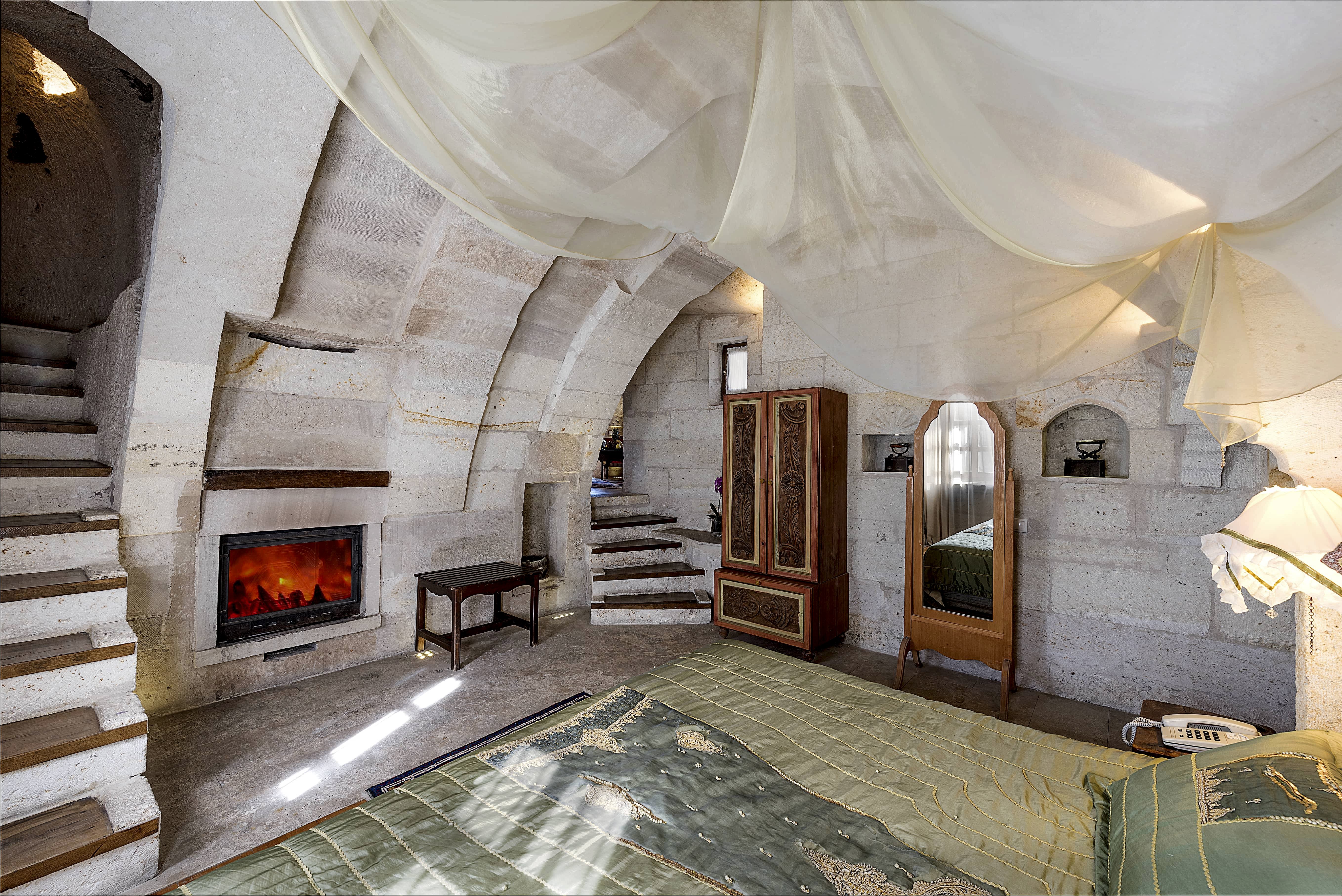 Presidential Cave Suites